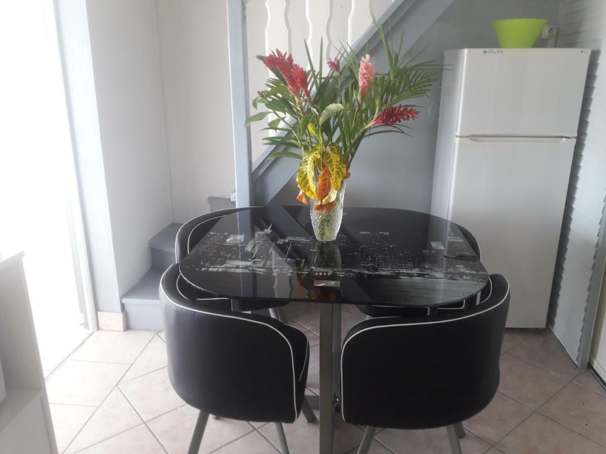 9 Lyly Location F3 Mezzanine Apartment Sainte-Anne Ngoại thất bức ảnh